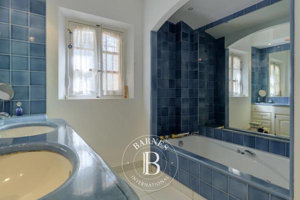Sanary-sur-Mer, Maison 4 Chambres -  180 m² à vendre