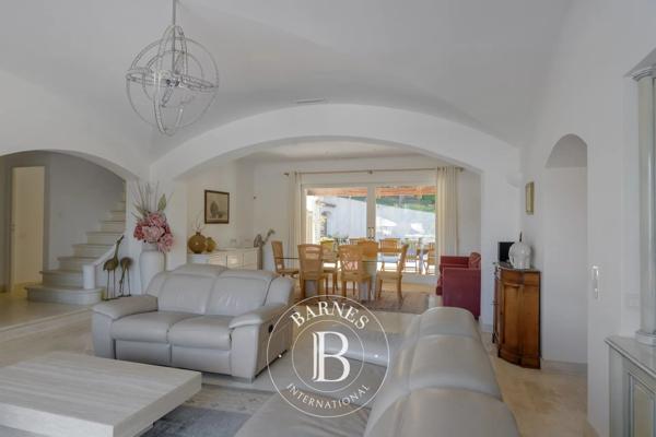Sanary-sur-Mer, Maison 4 Chambres -  180 m² à vendre