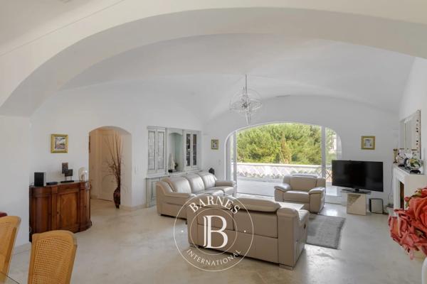 Sanary-sur-Mer, Maison 4 Chambres -  180 m² à vendre
