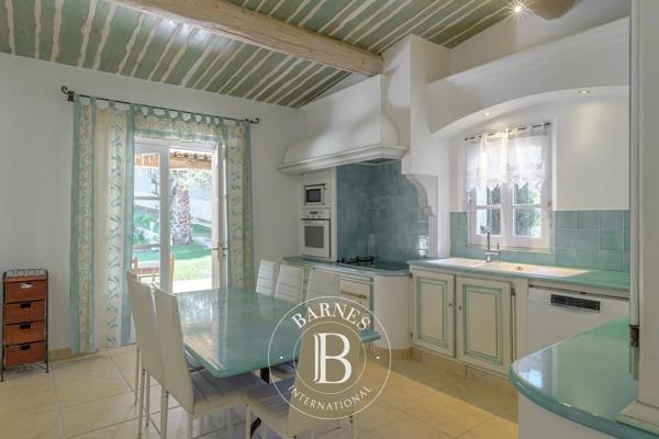 Sanary-sur-Mer, Maison 4 Chambres -  180 m² à vendre
