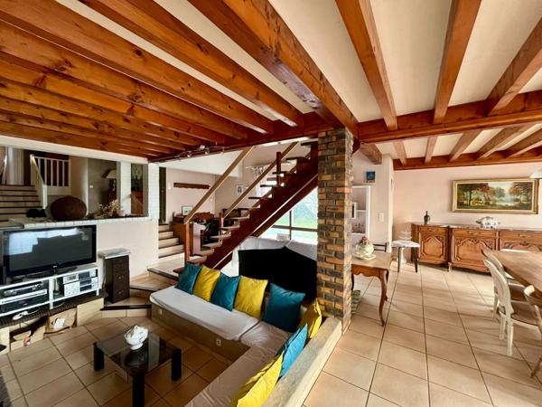 Maison de caractère 204 m² – Terrain 1 500 m² – BÉLIGNEUX (01360)