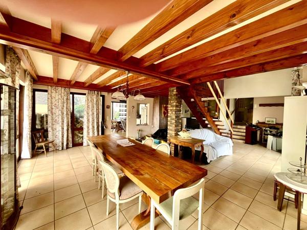 Maison de caractère 204 m² – Terrain 1 500 m² – BÉLIGNEUX (01360)