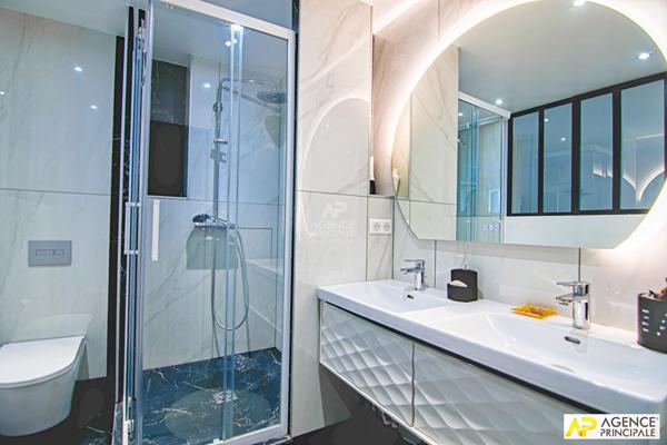 Versailles Avenue de Paris Appartement 6 pièces 138 m² situé au 3ème et dernier étage avec ascenseur, cave et parking en sous-sol €998 000 ** - Référence 25892