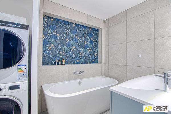 Versailles Avenue de Paris Appartement 6 pièces 138 m² situé au 3ème et dernier étage avec ascenseur, cave et parking en sous-sol €998 000 ** - Référence 25892