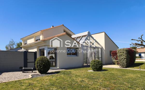 Exceptionnelle maison d'architecte au Poiré sur Vie