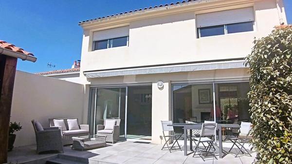 Exceptionnelle maison d'architecte au Poiré sur Vie