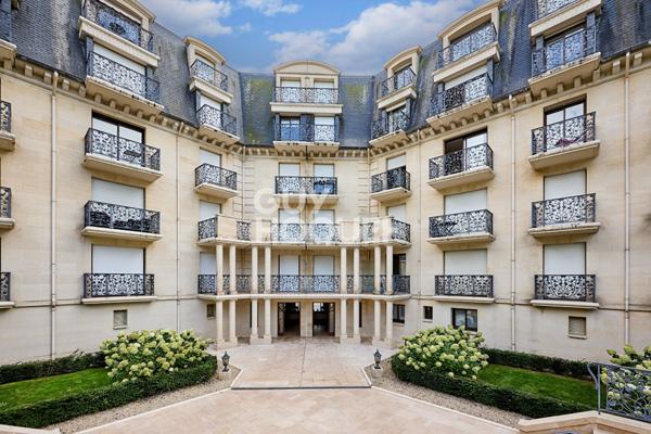 DEAUVILLE - RESIDENCE PRESTIGIEUSE - STUDIO AVEC BALCON ET CAVE