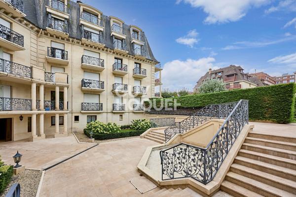 DEAUVILLE - RESIDENCE PRESTIGIEUSE - STUDIO AVEC BALCON ET CAVE