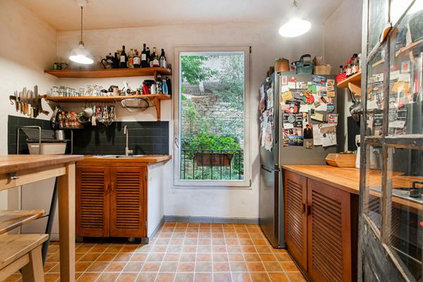 Maison de ville avec cour arborée – Forcalquier centre historique