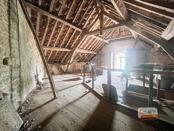 Maison ancienne à rénover - volumes et potentiel