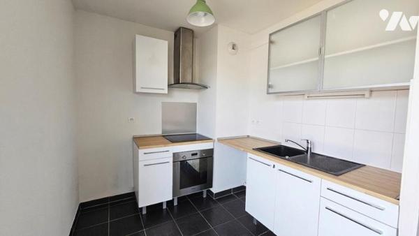 TOURCOING secteur Blanc Seau T2 52m² avec grande terrasse et parking