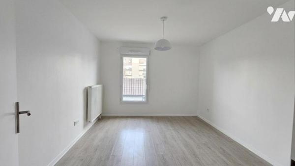 TOURCOING secteur Blanc Seau T2 52m² avec grande terrasse et parking
