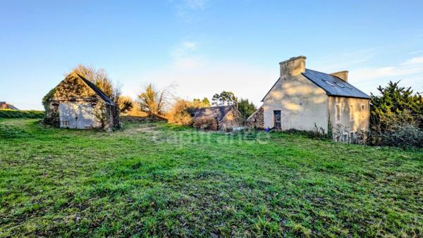Corps de ferme à rénover - Maison 130 m² - Terrain 9350 m² LESNEVEN (29)