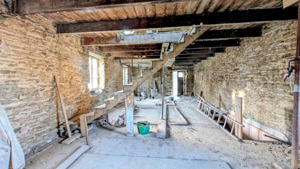 Corps de ferme à rénover - Maison 130 m² - Terrain 9350 m² LESNEVEN (29)