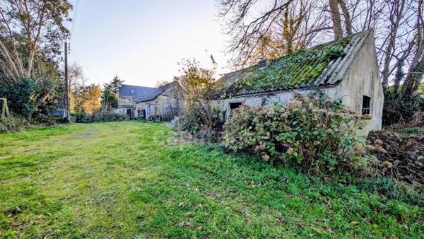 Corps de ferme à rénover - Maison 130 m² - Terrain 9350 m² LESNEVEN (29)