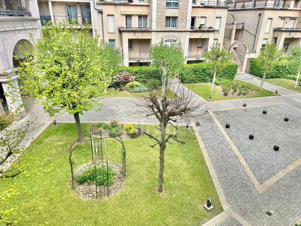 Bel Appartement avec terrasse au cœur de ville proche de tout.