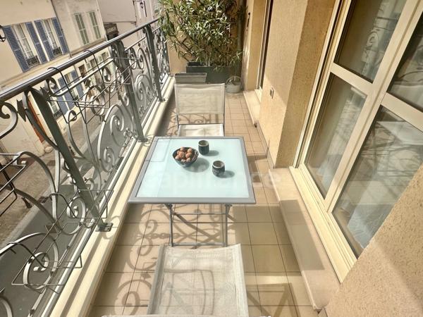 Bel Appartement avec terrasse au cœur de ville proche de tout.