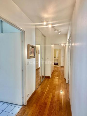 Bel Appartement avec terrasse au cœur de ville proche de tout.