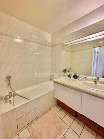 Bel Appartement avec terrasse au cœur de ville proche de tout.