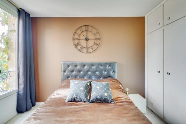 Appartement d'exception avec piscine dans Château 360 000