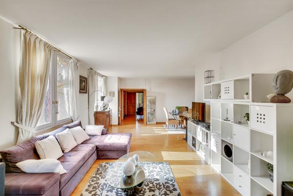 Appartement d'exception avec piscine dans Château 360 000