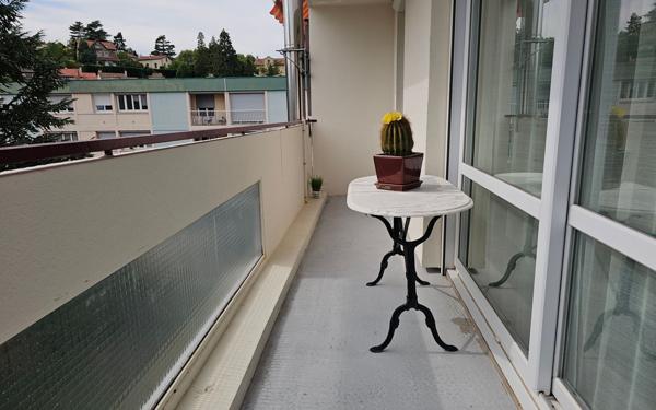 Appartement à vendre    3 pièces • 62,69 m2 Saint-Étienne