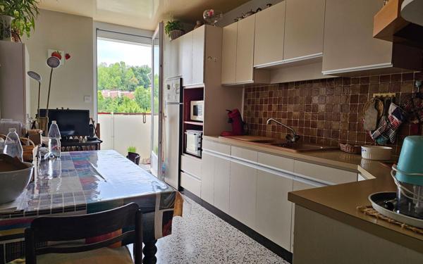 Appartement à vendre    3 pièces • 62,69 m2 Saint-Étienne