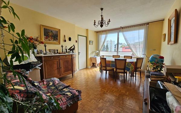 Appartement à vendre    3 pièces • 62,69 m2 Saint-Étienne