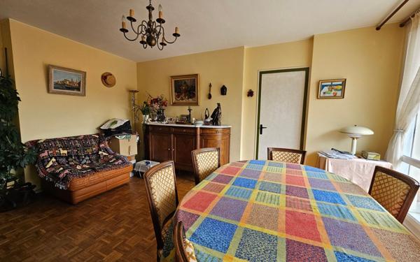 Appartement à vendre    3 pièces • 62,69 m2 Saint-Étienne