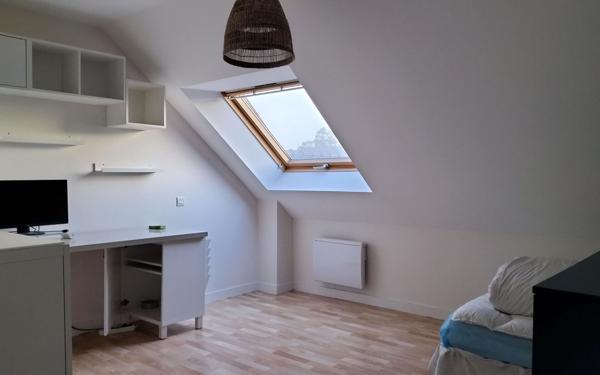 Maison à louer    4 pièces •  Ambon