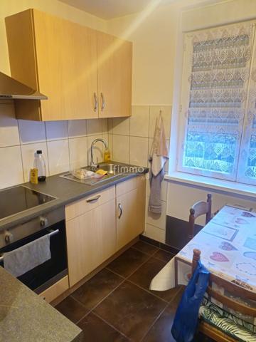 Très jolie maison mitoyenne sans travaux ,jardin exceptionnel.