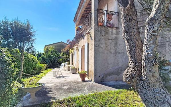 Maison à vendre    4 pièces • 125 m2 Mandelieu-la-Napoule