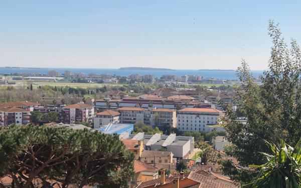 Maison à vendre    4 pièces • 125 m2 Mandelieu-la-Napoule