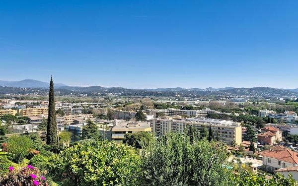 Maison à vendre    4 pièces • 125 m2 Mandelieu-la-Napoule