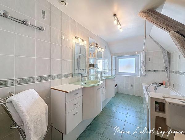 Maison à vendre 7 pièces Chartres,(28), 250m² hab, Grand Séjour de 60m², 5 chambres, 3 salles d'eau, 3 Garages