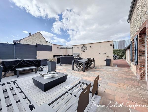Maison à vendre 7 pièces Chartres,(28), 250m² hab, Grand Séjour de 60m², 5 chambres, 3 salles d'eau, 3 Garages
