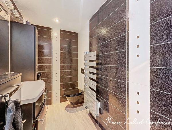 Maison à vendre 7 pièces Chartres,(28), 250m² hab, Grand Séjour de 60m², 5 chambres, 3 salles d'eau, 3 Garages