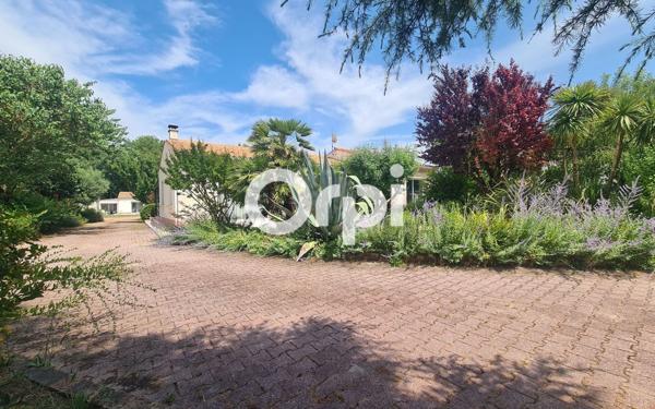 Maison à vendre    8 pièces •  Saint-Sulpice-de-Royan
