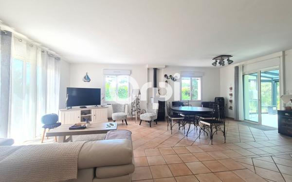 Maison à vendre    8 pièces •  Saint-Sulpice-de-Royan