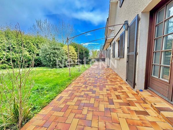 Nestenn Igny - Maison familiale 9 pièces, 7 chambres, calme et lumineuse, proche plateau de Saclay et 15 minutes de la Gare d'Igny (ligne V)
