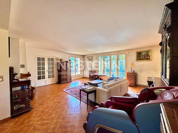 Nestenn Igny - Maison familiale 9 pièces, 7 chambres, calme et lumineuse, proche plateau de Saclay et 15 minutes de la Gare d'Igny (ligne V)