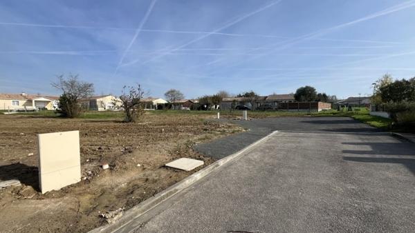 Terrain à vendre 79 822 € La Lande-de-Fronsac 647 m² DPE