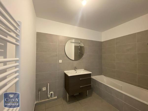 Appartement à louer 3 pièces 64.36m² Cogolin (83310)