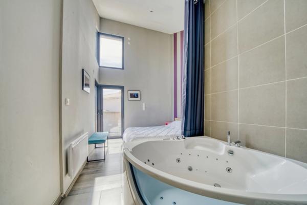 Maison à vendre de 4 pièces de 111 m² à FOURAS (17)
