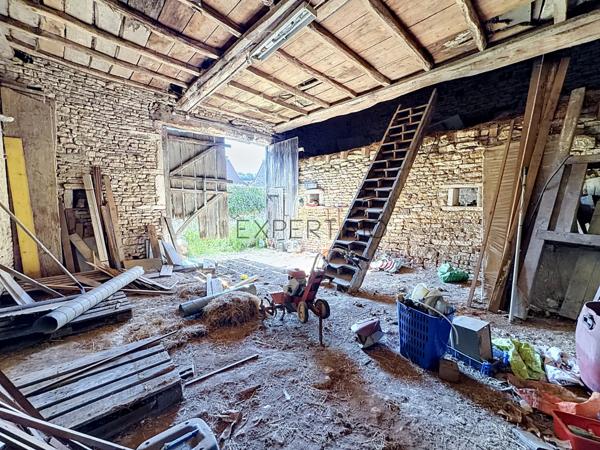 Ozenay (71700) Ensemble en pierre avec dépendances et terrain constructible – Fort potentiel, projet de vie ou investissement