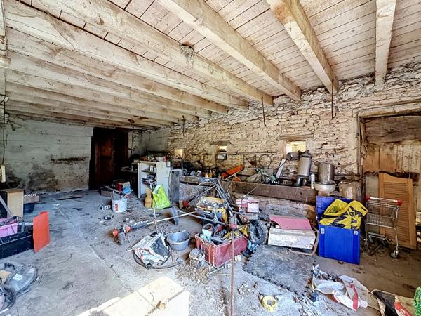 Ozenay (71700) Ensemble en pierre avec dépendances et terrain constructible – Fort potentiel, projet de vie ou investissement