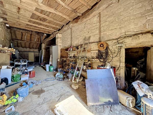 Ozenay (71700) Ensemble en pierre avec dépendances et terrain constructible – Fort potentiel, projet de vie ou investissement