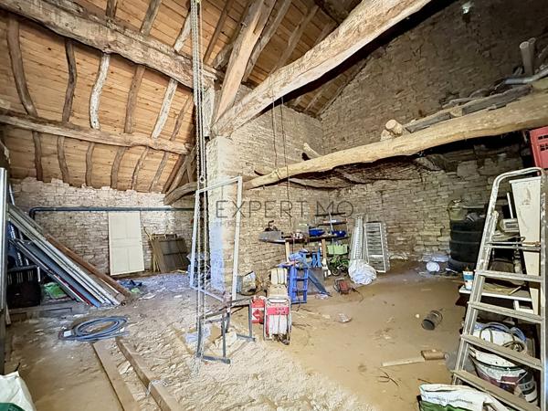 Ozenay (71700) Ensemble en pierre avec dépendances et terrain constructible – Fort potentiel, projet de vie ou investissement