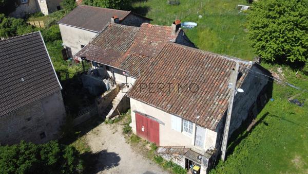 Ozenay (71700) Ensemble en pierre avec dépendances et terrain constructible – Fort potentiel, projet de vie ou investissement