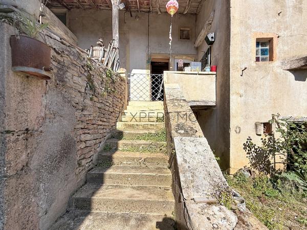 Ozenay (71700) Ensemble en pierre avec dépendances et terrain constructible – Fort potentiel, projet de vie ou investissement